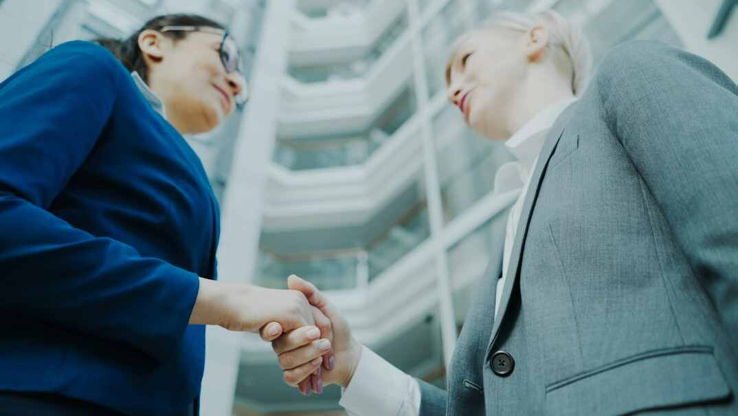 business handshake agreement